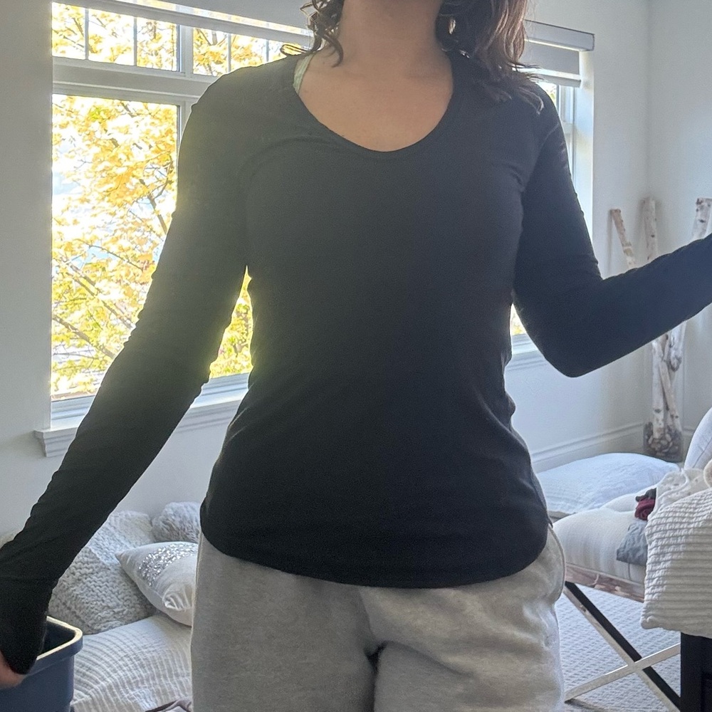 Lululemon Women's Black Long Sleeve Top